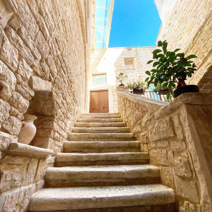 Palazzo Morola XIV Century Lejlighed Giovinazzo Eksteriør billede
