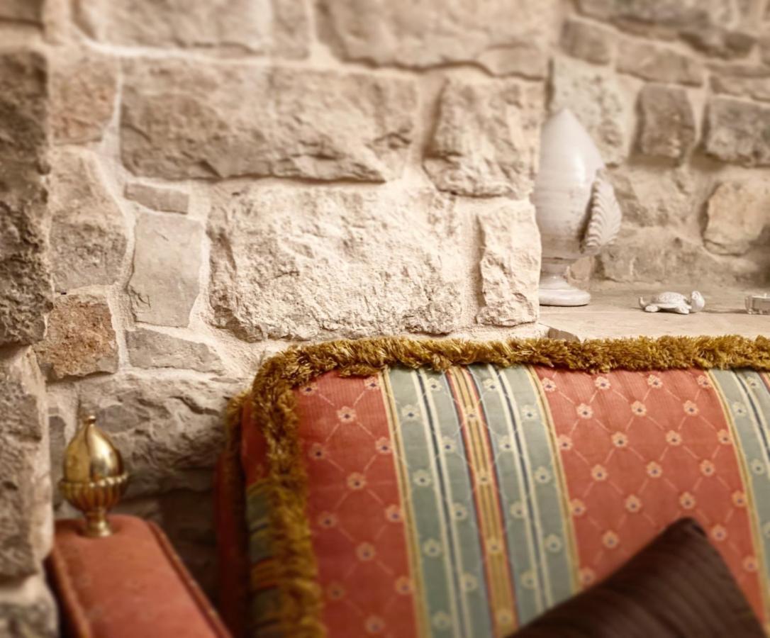 Palazzo Morola XIV Century Lejlighed Giovinazzo Eksteriør billede