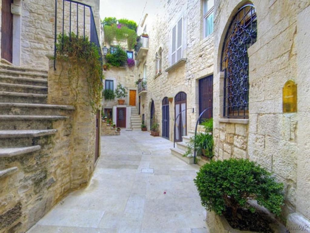 Palazzo Morola XIV Century Lejlighed Giovinazzo Eksteriør billede