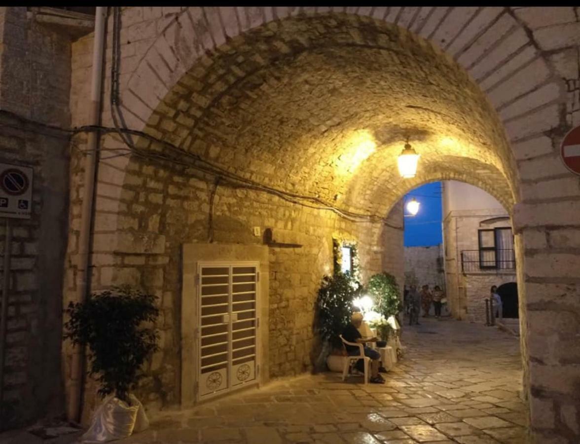 Palazzo Morola XIV Century Lejlighed Giovinazzo Eksteriør billede