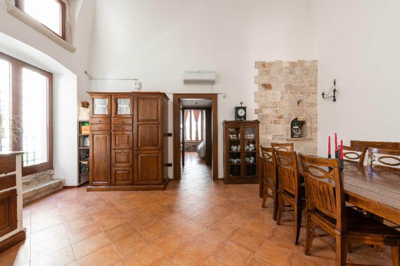 Palazzo Morola XIV Century Lejlighed Giovinazzo Eksteriør billede